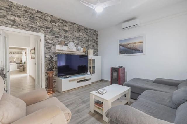 Halfvrijstaande villa te koop in Zafarraya met garage - € 135.000 (Ref: 9837261)