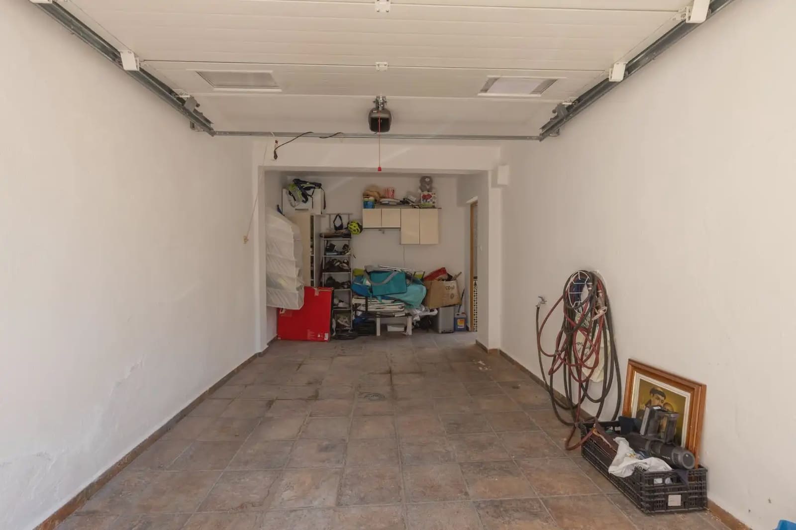 Halfvrijstaande villa te koop in Zafarraya met garage - € 135.000 (Ref: 9837261)