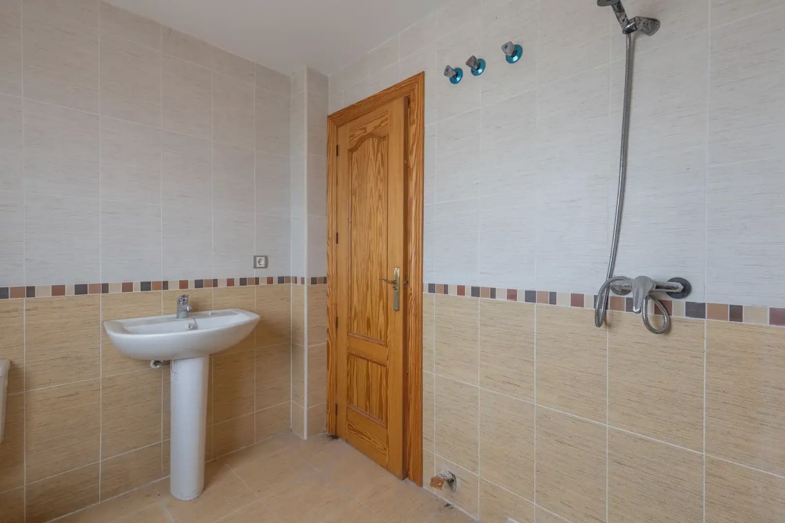 Apartamento para venda em Guevejar com garagem - 115 000 € (Ref: 9837262)