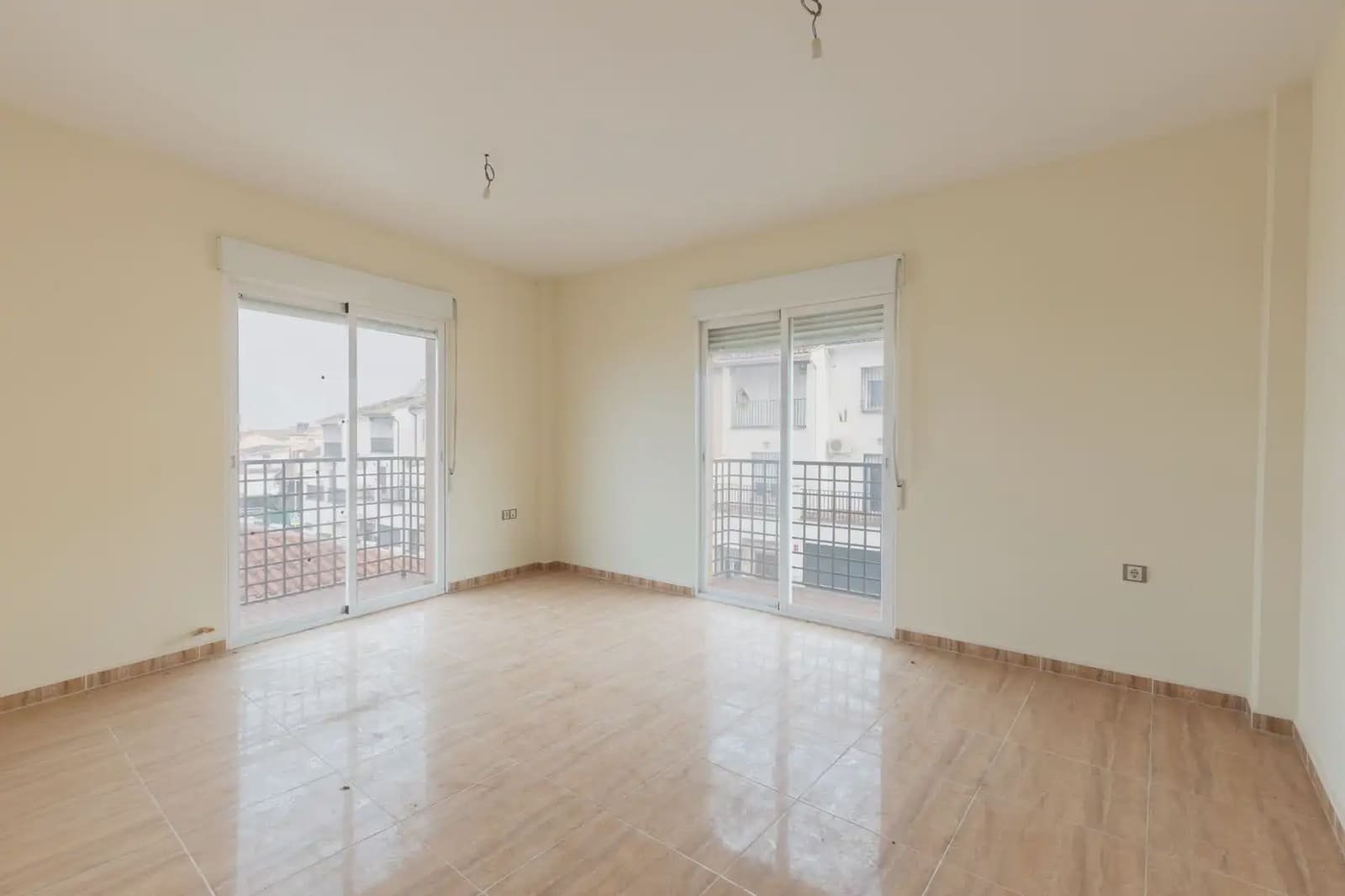 Apartamento para venda em Guevejar com garagem - 115 000 € (Ref: 9837262)