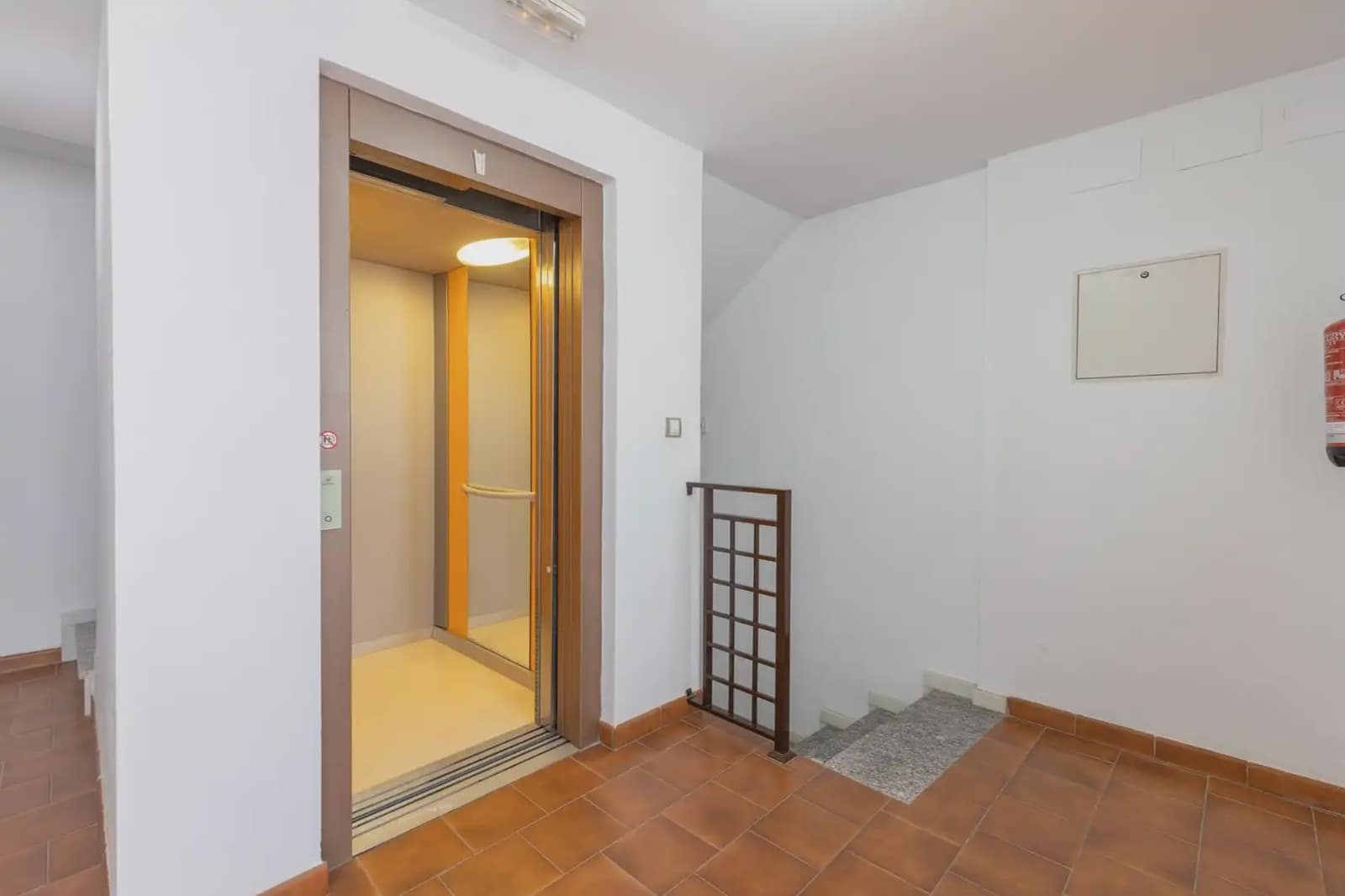 Apartamento para venda em Guevejar com garagem - 115 000 € (Ref: 9837262)