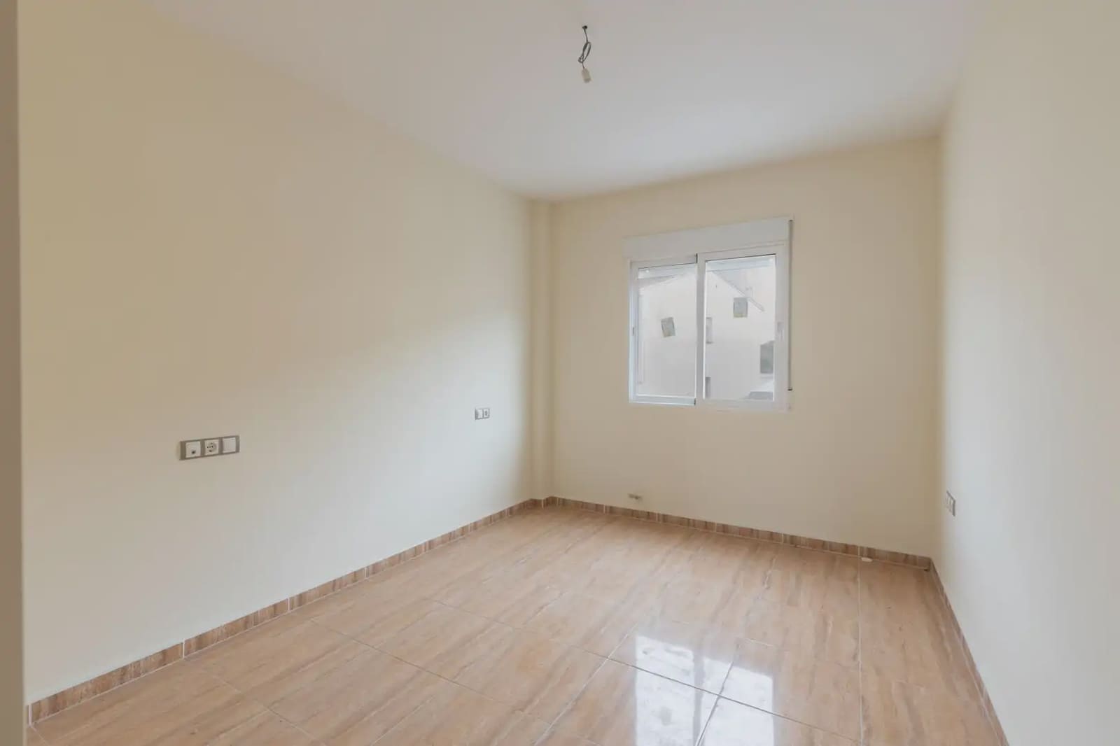 Lejlighed til salg i Guevejar med garage - € 125.000 (Ref: 9837265)