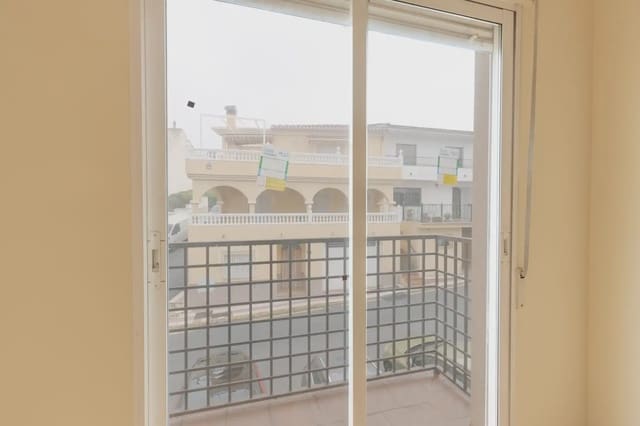 Leilighet til salgs i Güevéjar med garasje - € 125 000 (Ref: 9837265)