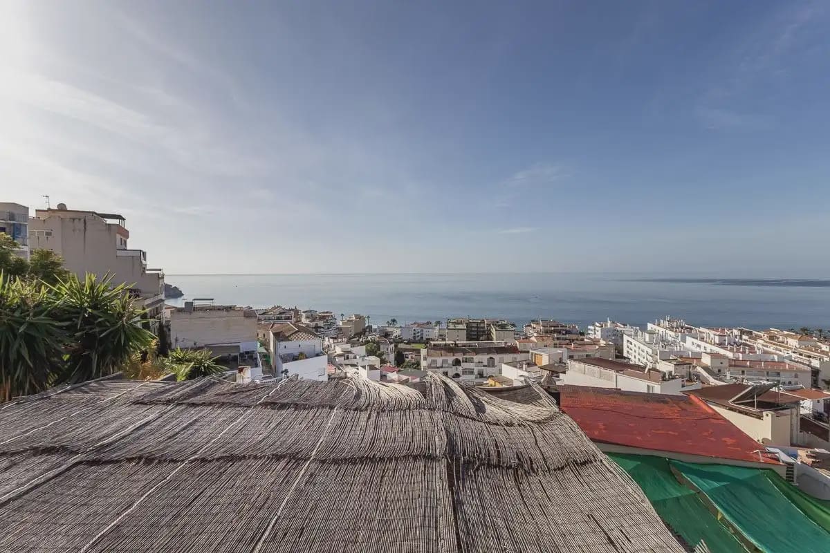 Villa for sale in Almunecar with pool garage - € 1,350,000 (Ref: 9837267)