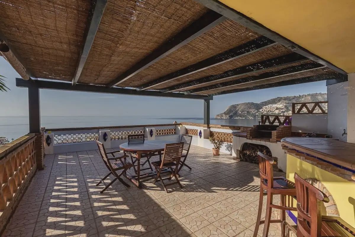 Villa for sale in Almunecar with pool garage - € 1,350,000 (Ref: 9837267)