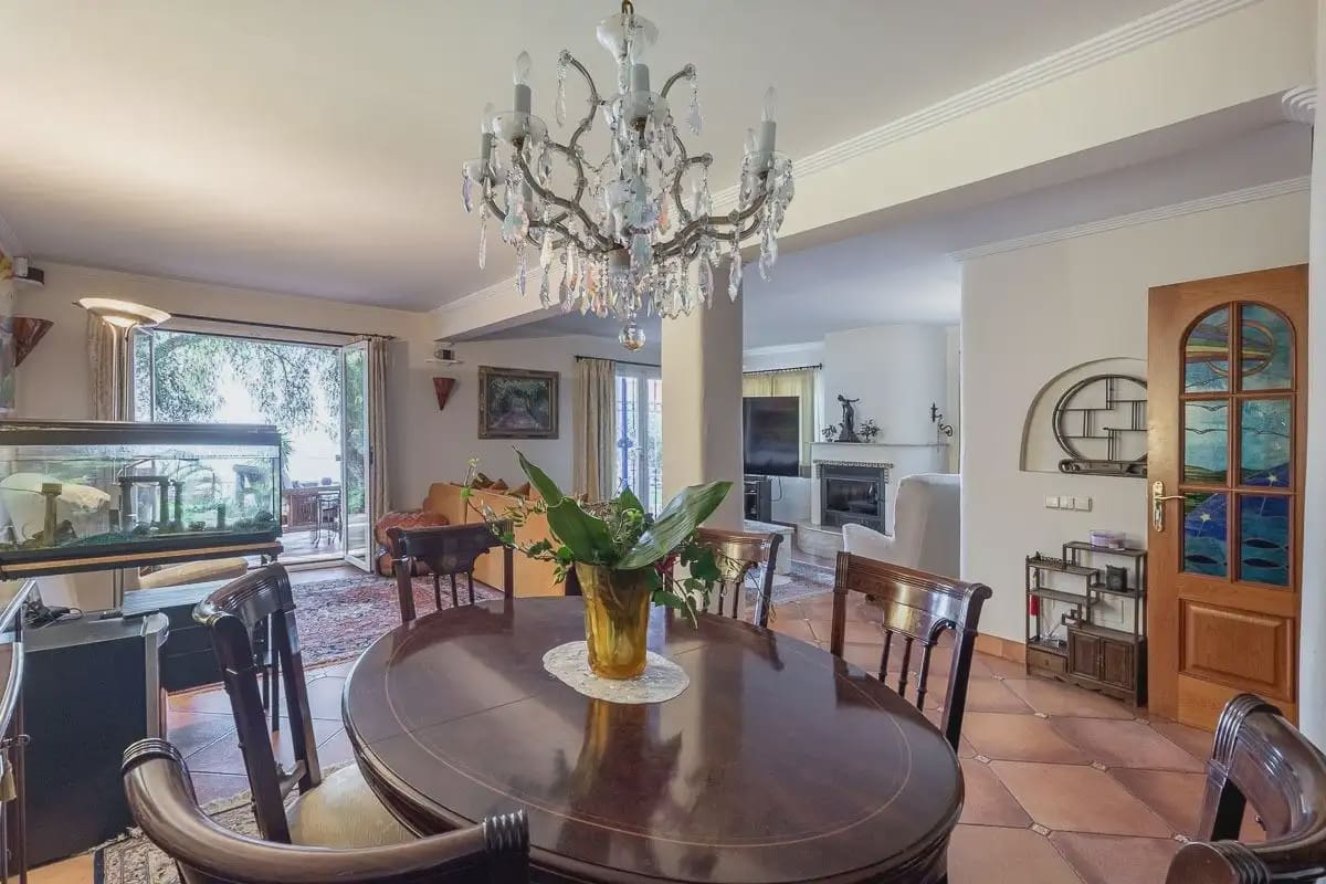 Villa for sale in Almunecar with pool garage - € 1,350,000 (Ref: 9837267)