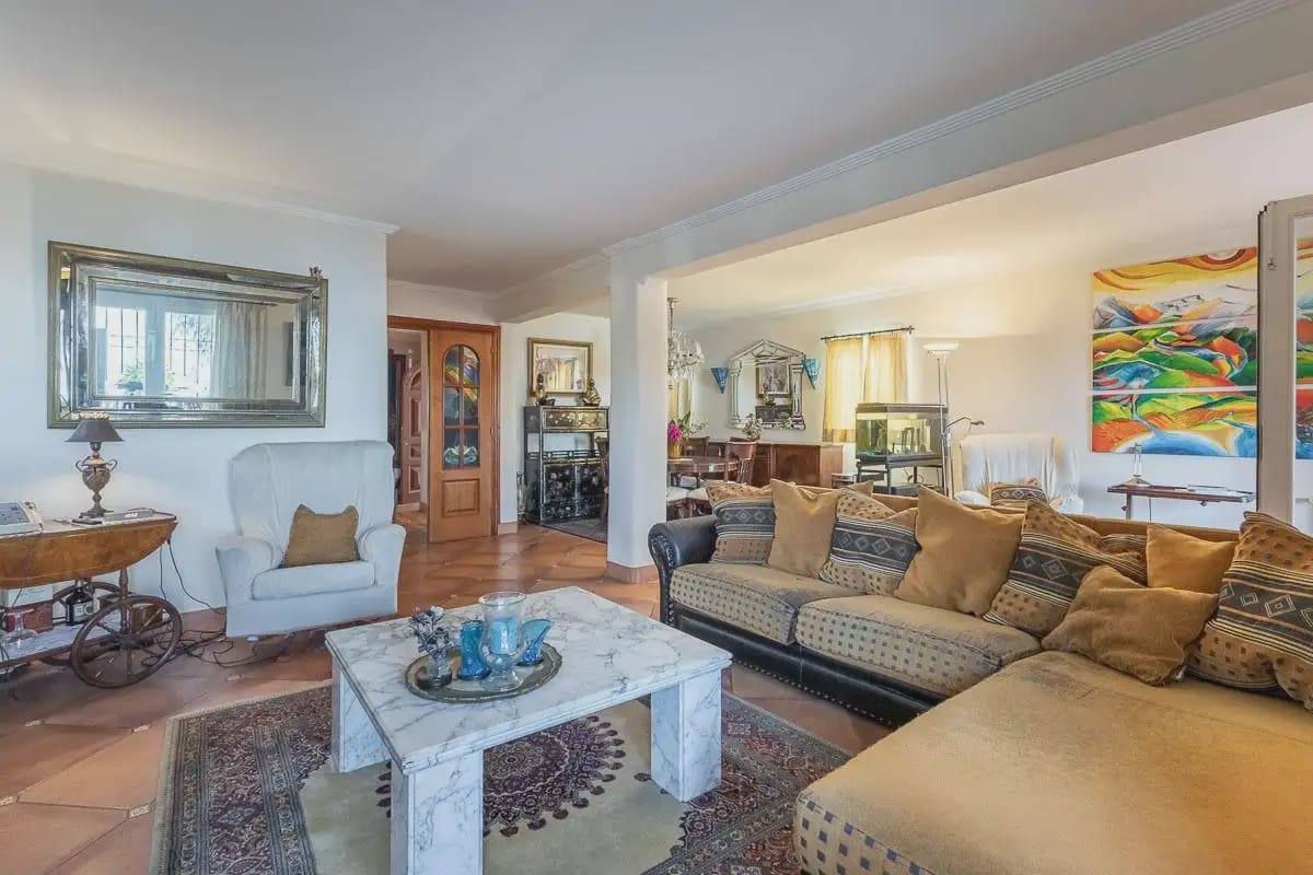 Villa for sale in Almunecar with pool garage - € 1,350,000 (Ref: 9837267)