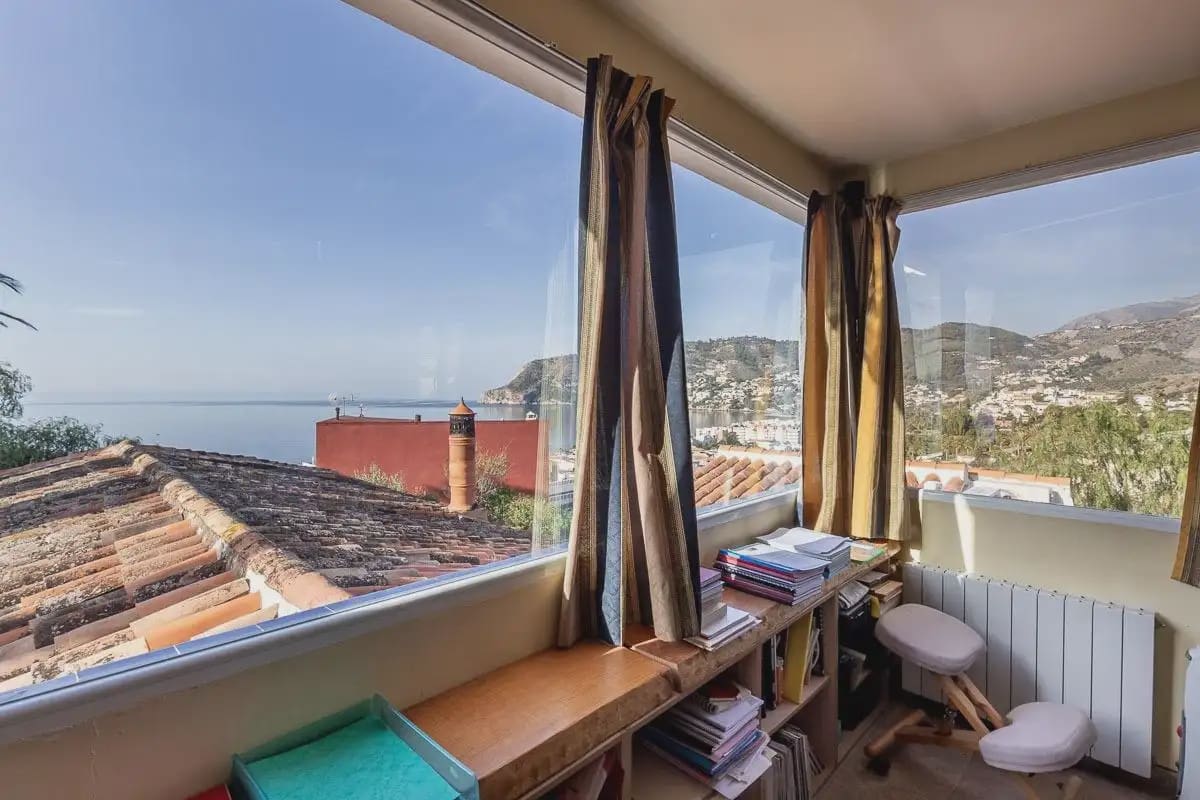 Villa for sale in Almunecar with pool garage - € 1,350,000 (Ref: 9837267)
