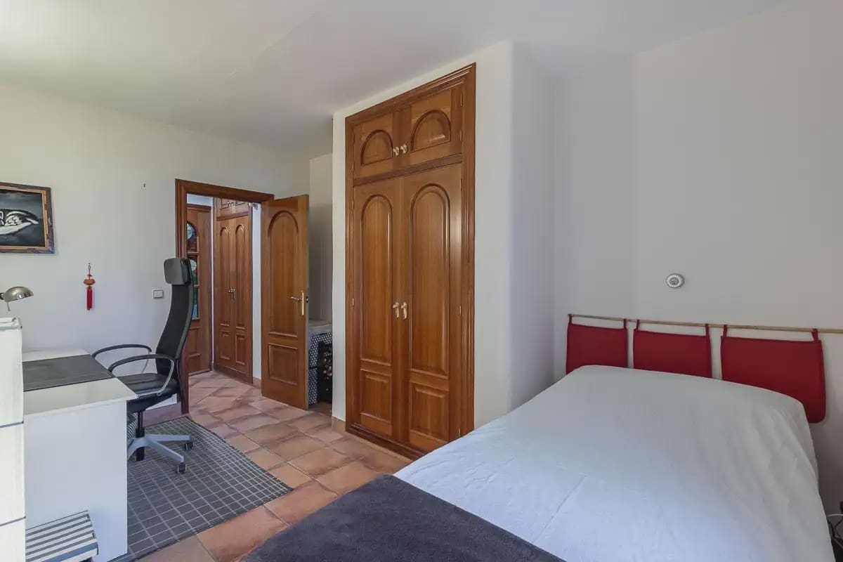 Villa for sale in Almunecar with pool garage - € 1,350,000 (Ref: 9837267)