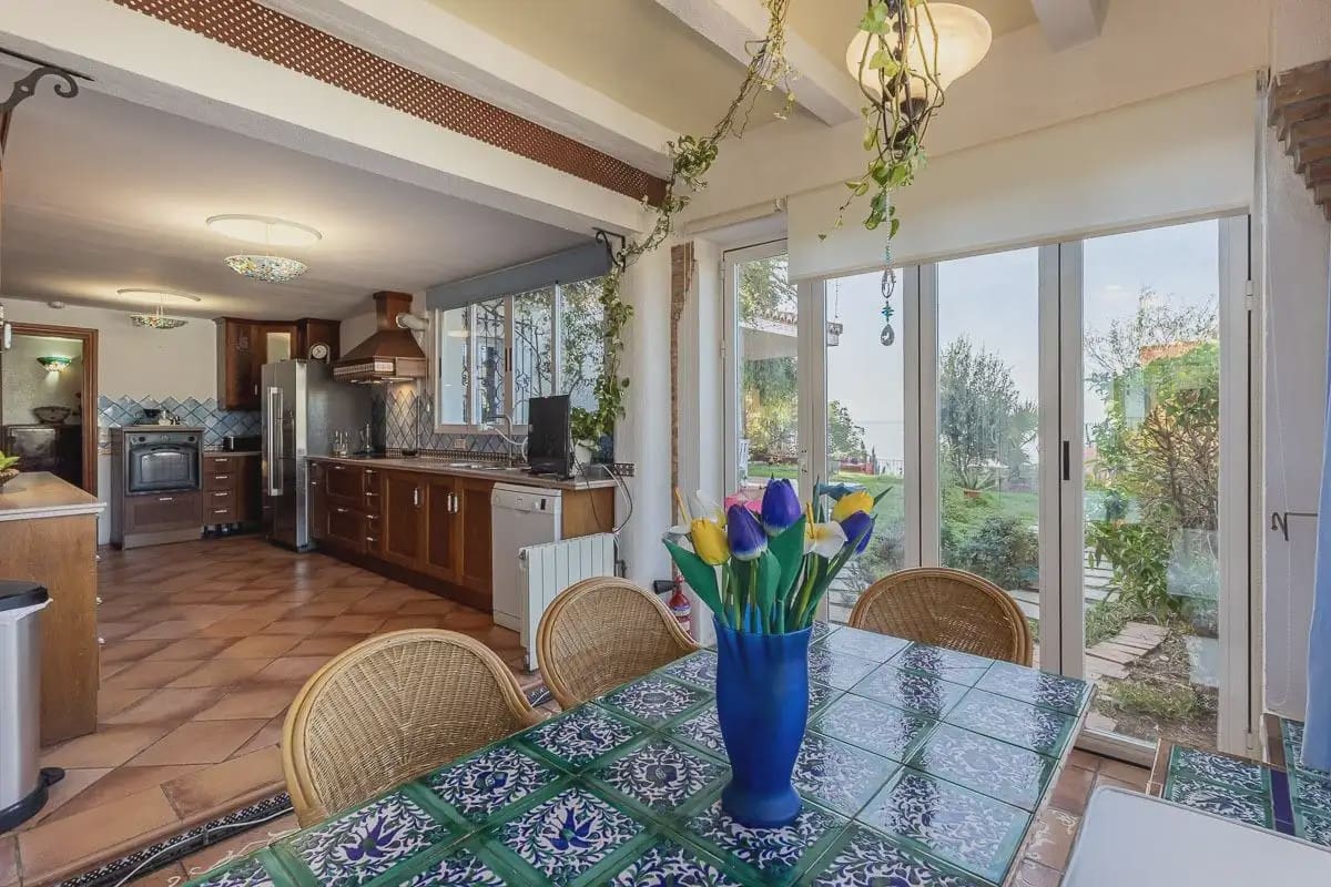 Villa for sale in Almunecar with pool garage - € 1,350,000 (Ref: 9837267)