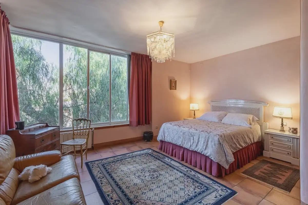 Villa for sale in Almunecar with pool garage - € 1,350,000 (Ref: 9837267)
