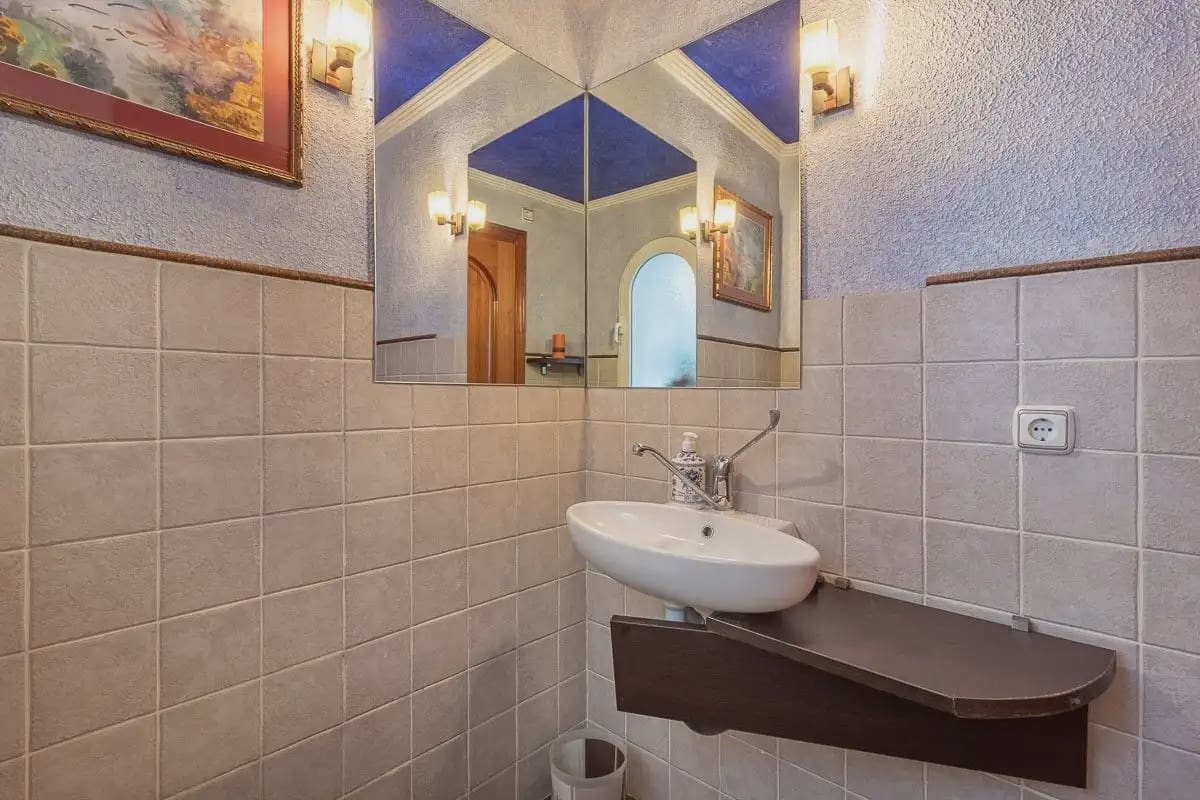 Villa for sale in Almunecar with pool garage - € 1,350,000 (Ref: 9837267)