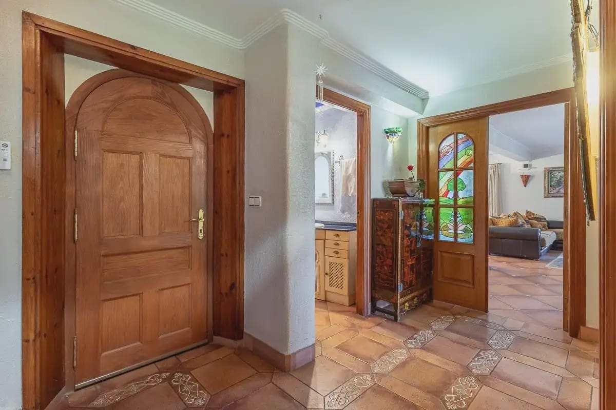 Villa for sale in Almunecar with pool garage - € 1,350,000 (Ref: 9837267)