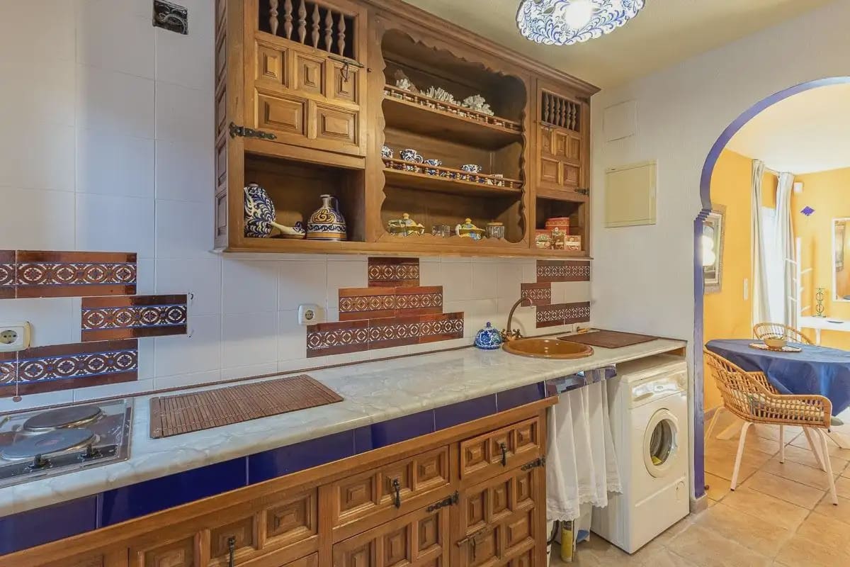 Villa for sale in Almunecar with pool garage - € 1,350,000 (Ref: 9837267)