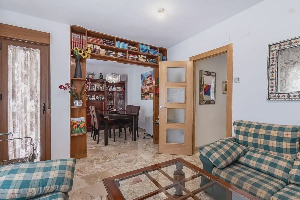 Leilighet til salgs i Granada by med garasje - € 395 000 (Ref: 9837269)