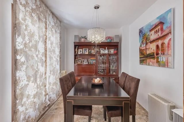 Leilighet til salgs i Centro - Sagrario, Granada by med garasje - € 395 000 (Ref: 9837269)