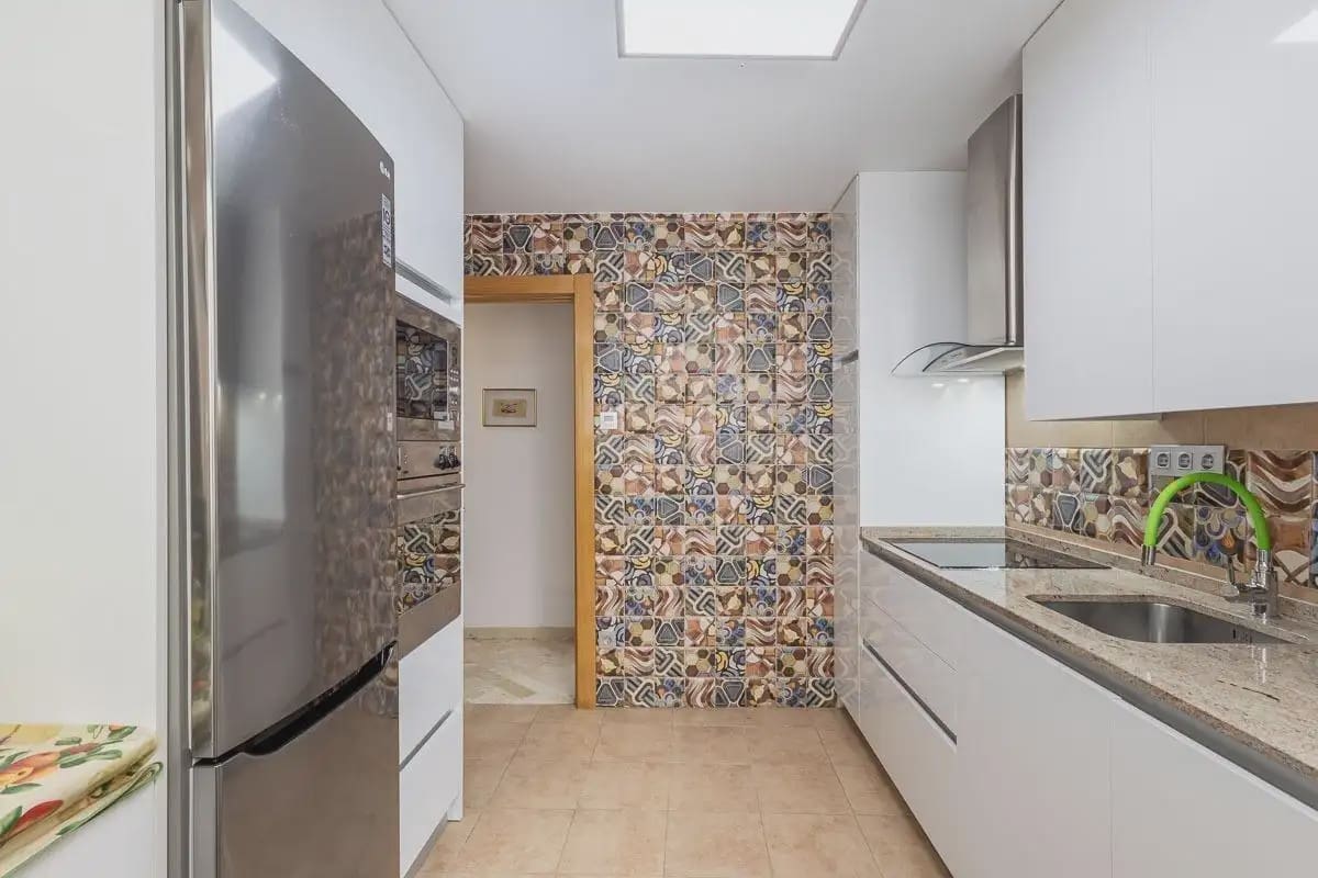 Leilighet til salgs i Granada by med garasje - € 395 000 (Ref: 9837269)