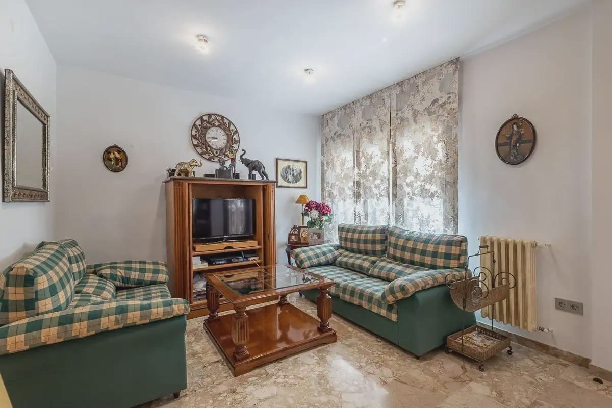 Leilighet til salgs i Granada by med garasje - € 395 000 (Ref: 9837269)