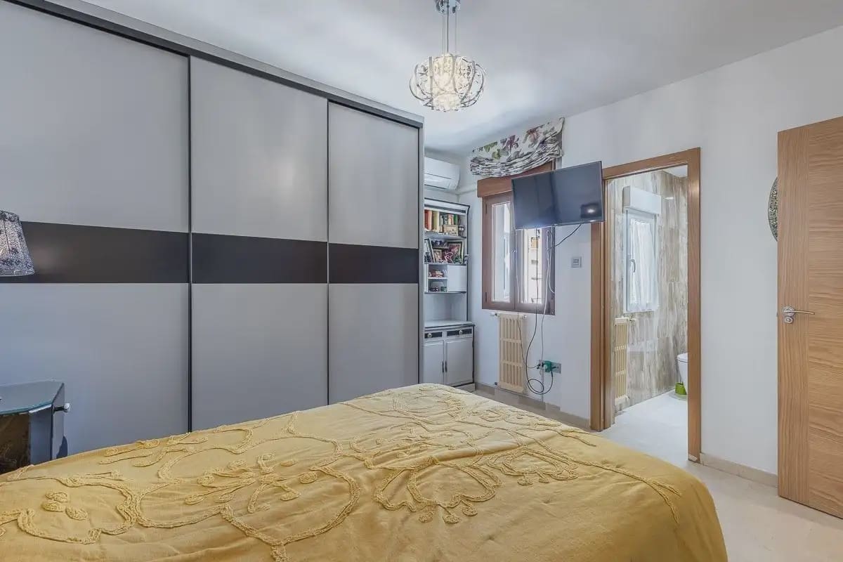 Leilighet til salgs i Granada by med garasje - € 395 000 (Ref: 9837269)