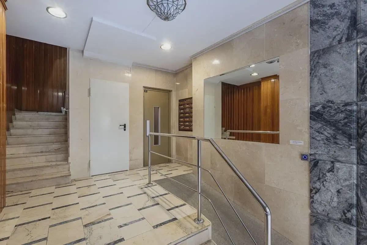 Leilighet til salgs i Granada by med garasje - € 395 000 (Ref: 9837269)