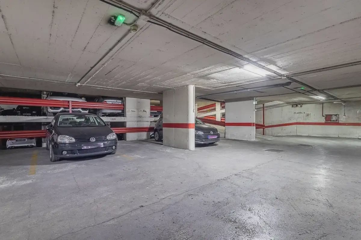 Leilighet til salgs i Granada by med garasje - € 395 000 (Ref: 9837269)