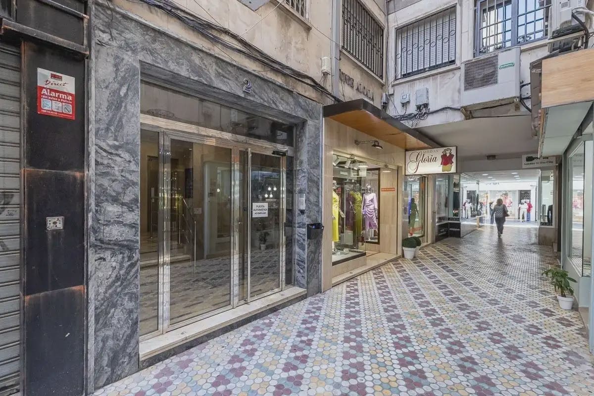 Leilighet til salgs i Granada by med garasje - € 395 000 (Ref: 9837269)