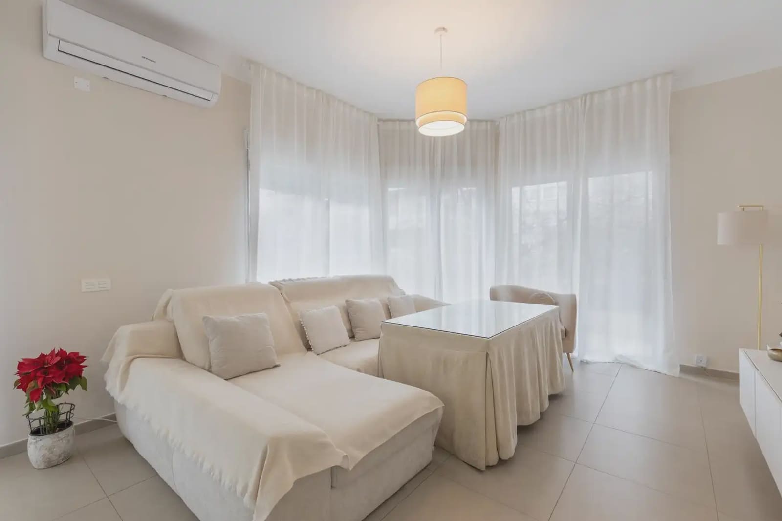 Flat for sale in Granada city - € 499,000 (Ref: 9837270)