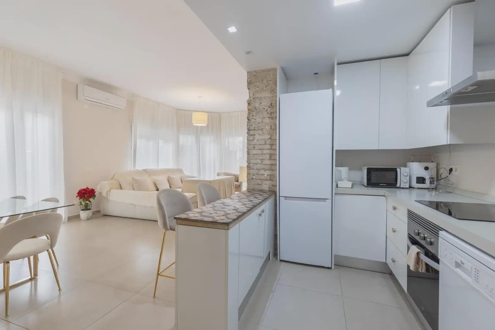 Flat for sale in Granada city - € 499,000 (Ref: 9837270)