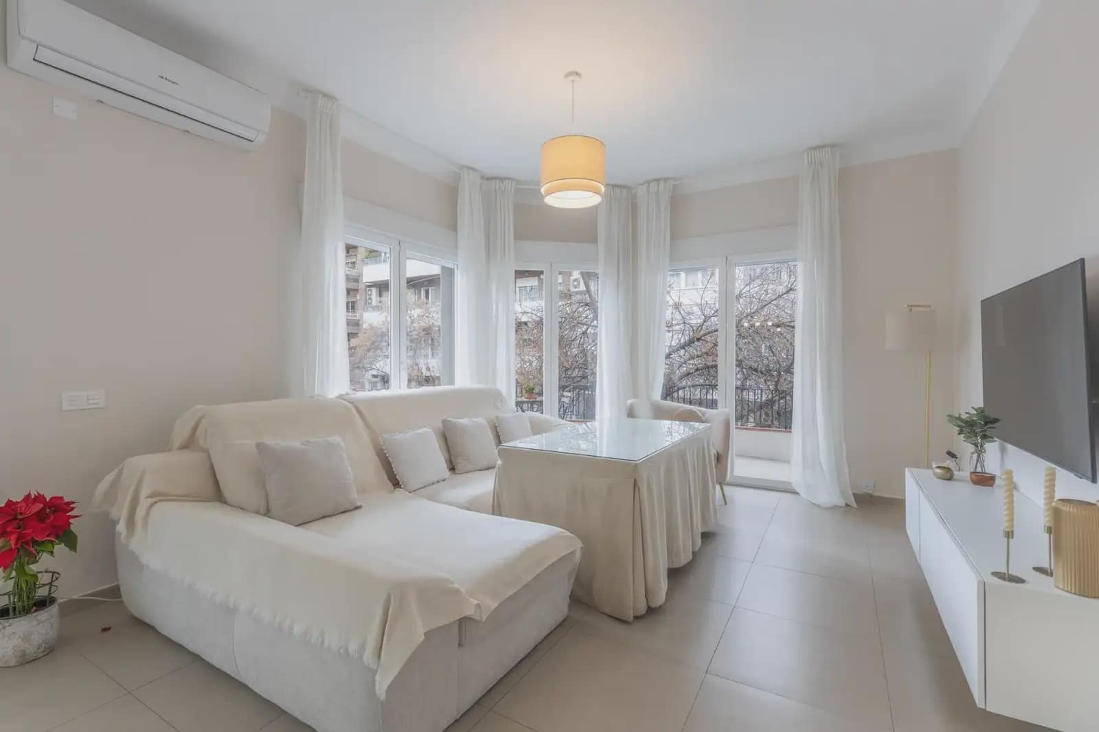 Flat for sale in Granada city - € 499,000 (Ref: 9837270)