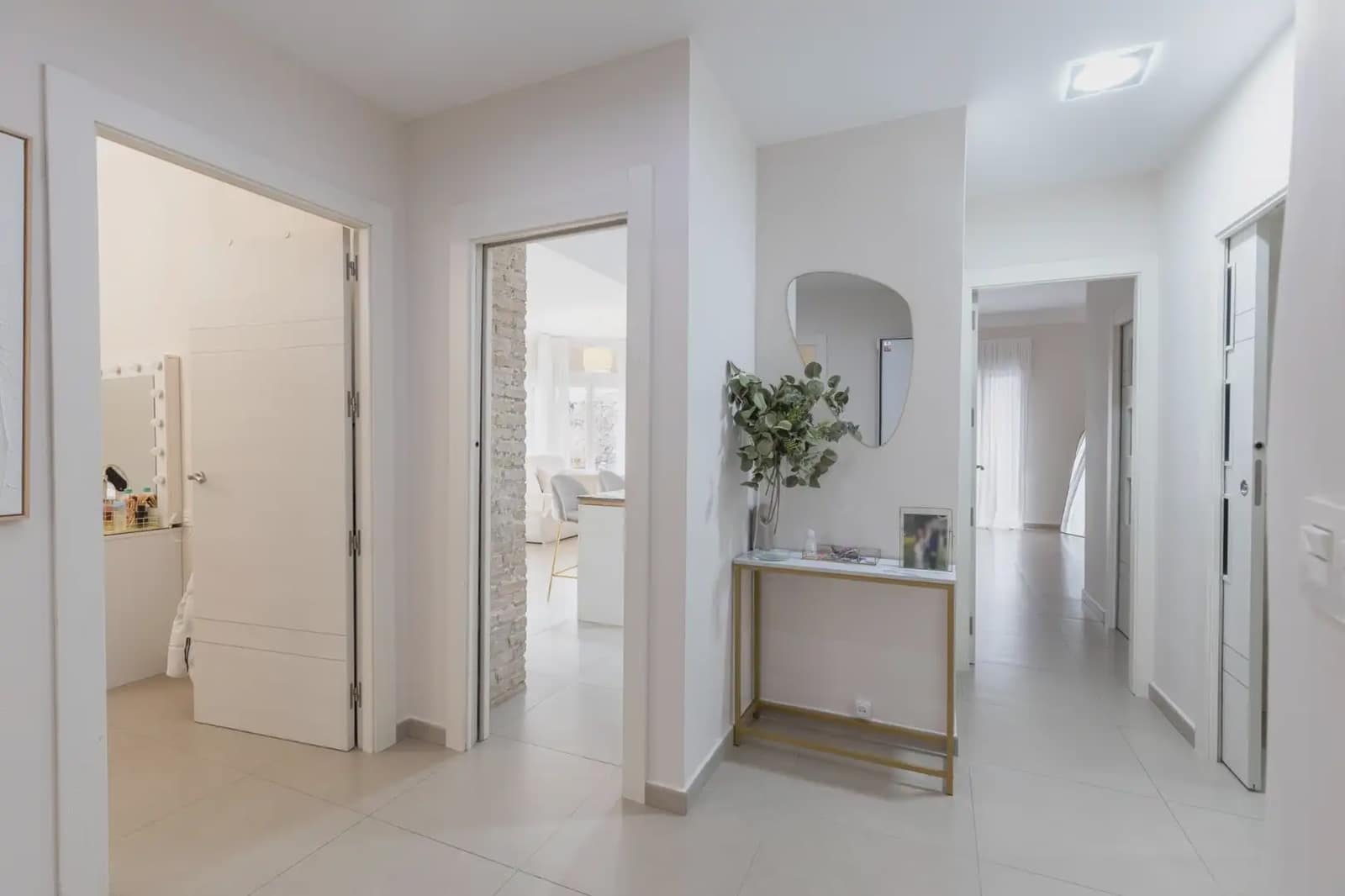 Flat for sale in Granada city - € 499,000 (Ref: 9837270)