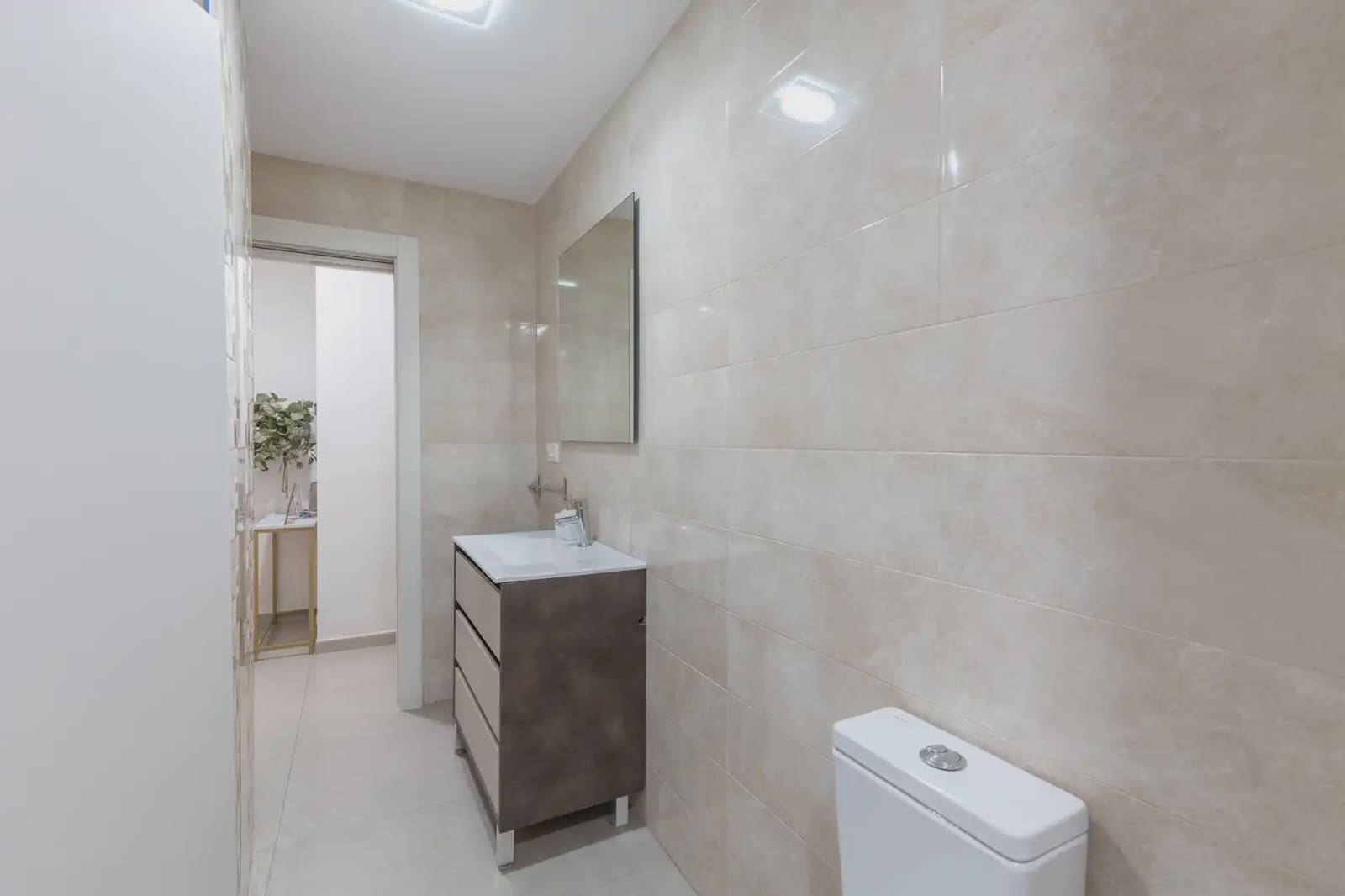 Flat for sale in Granada city - € 499,000 (Ref: 9837270)