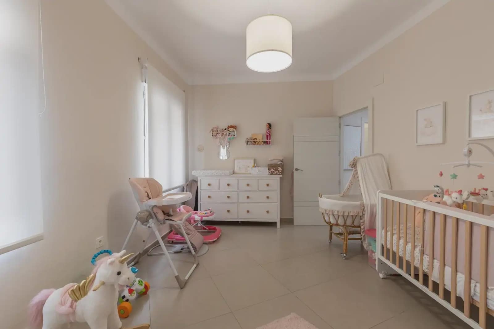 Flat for sale in Granada city - € 499,000 (Ref: 9837270)