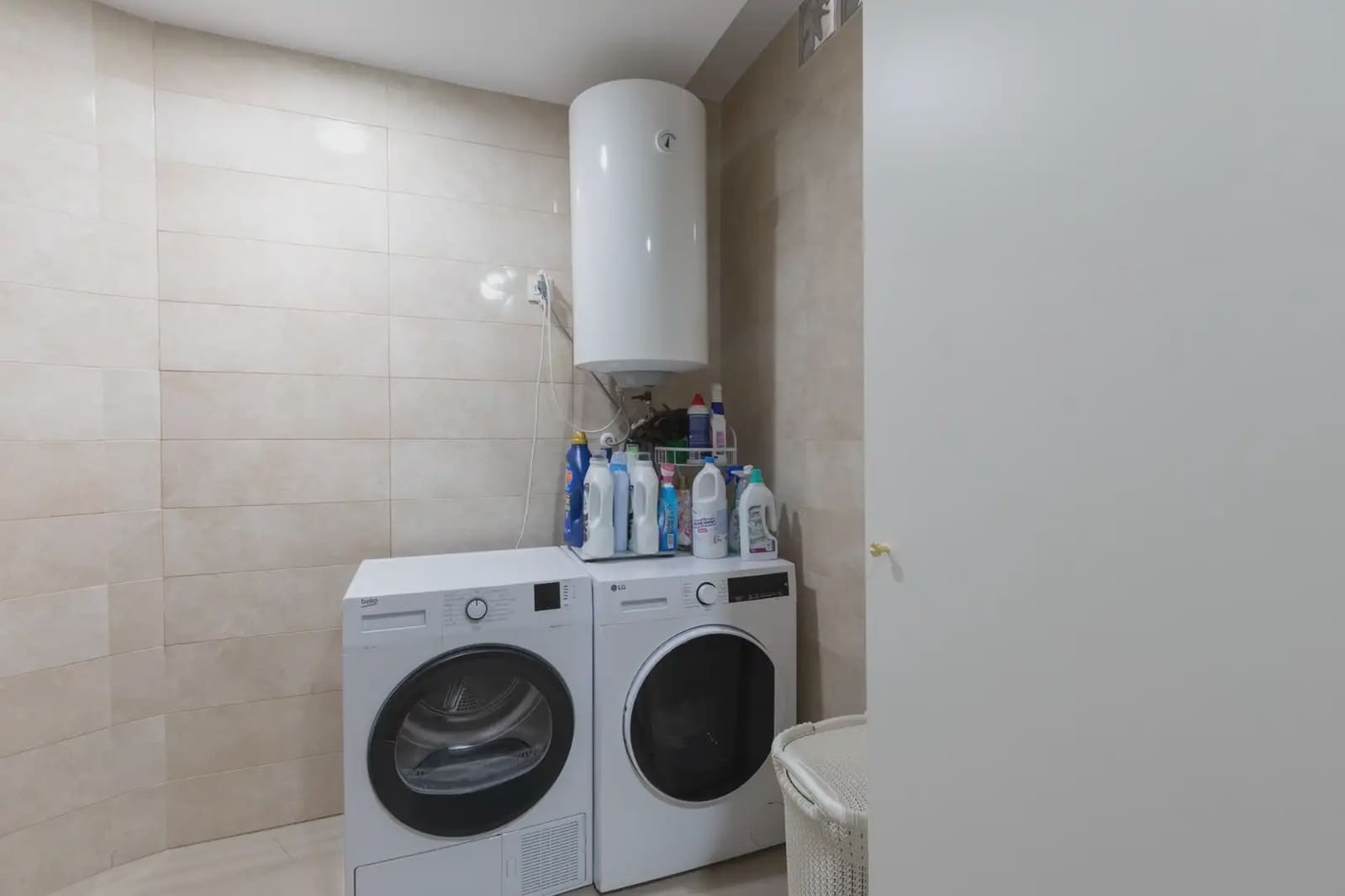 Flat for sale in Granada city - € 499,000 (Ref: 9837270)