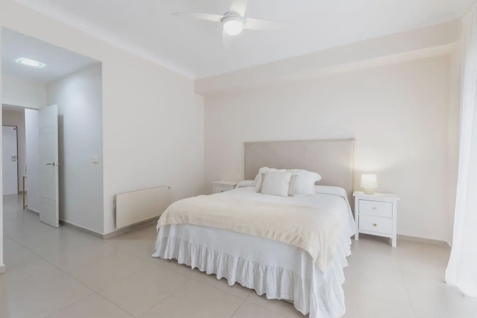 Flat for sale in Granada city - € 499,000 (Ref: 9837270)