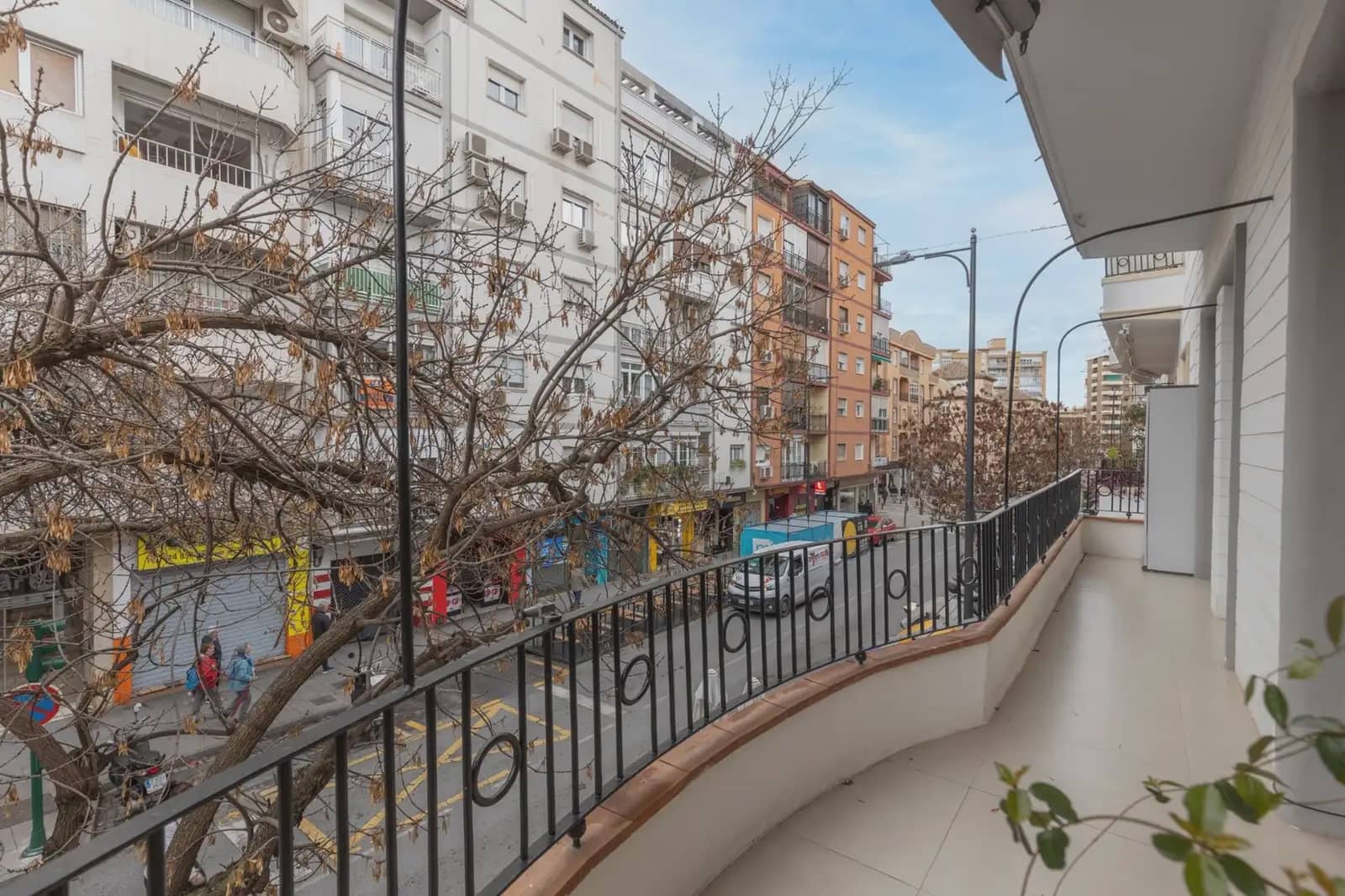 Flat for sale in Granada city - € 499,000 (Ref: 9837270)