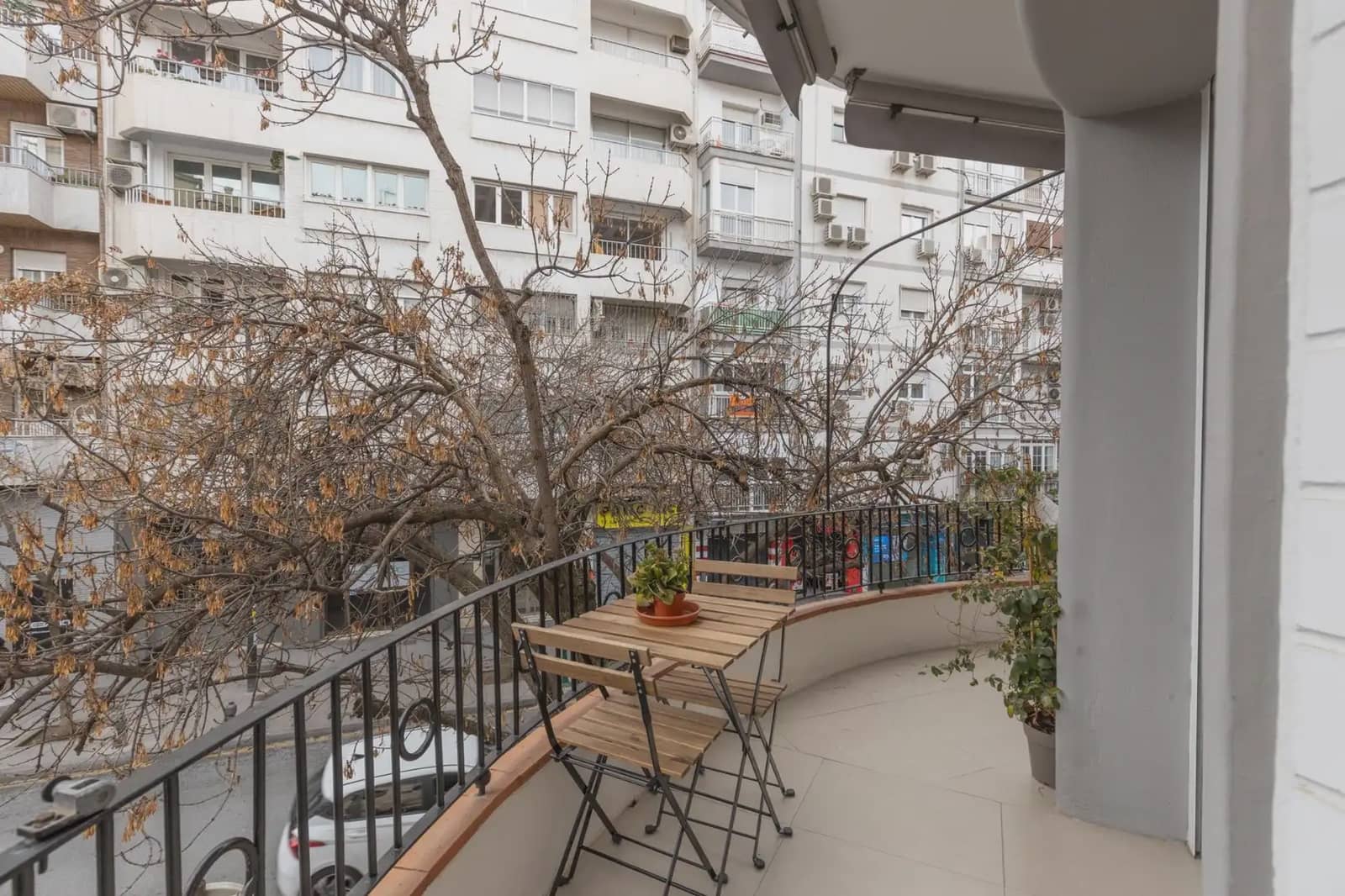 Flat for sale in Granada city - € 499,000 (Ref: 9837270)