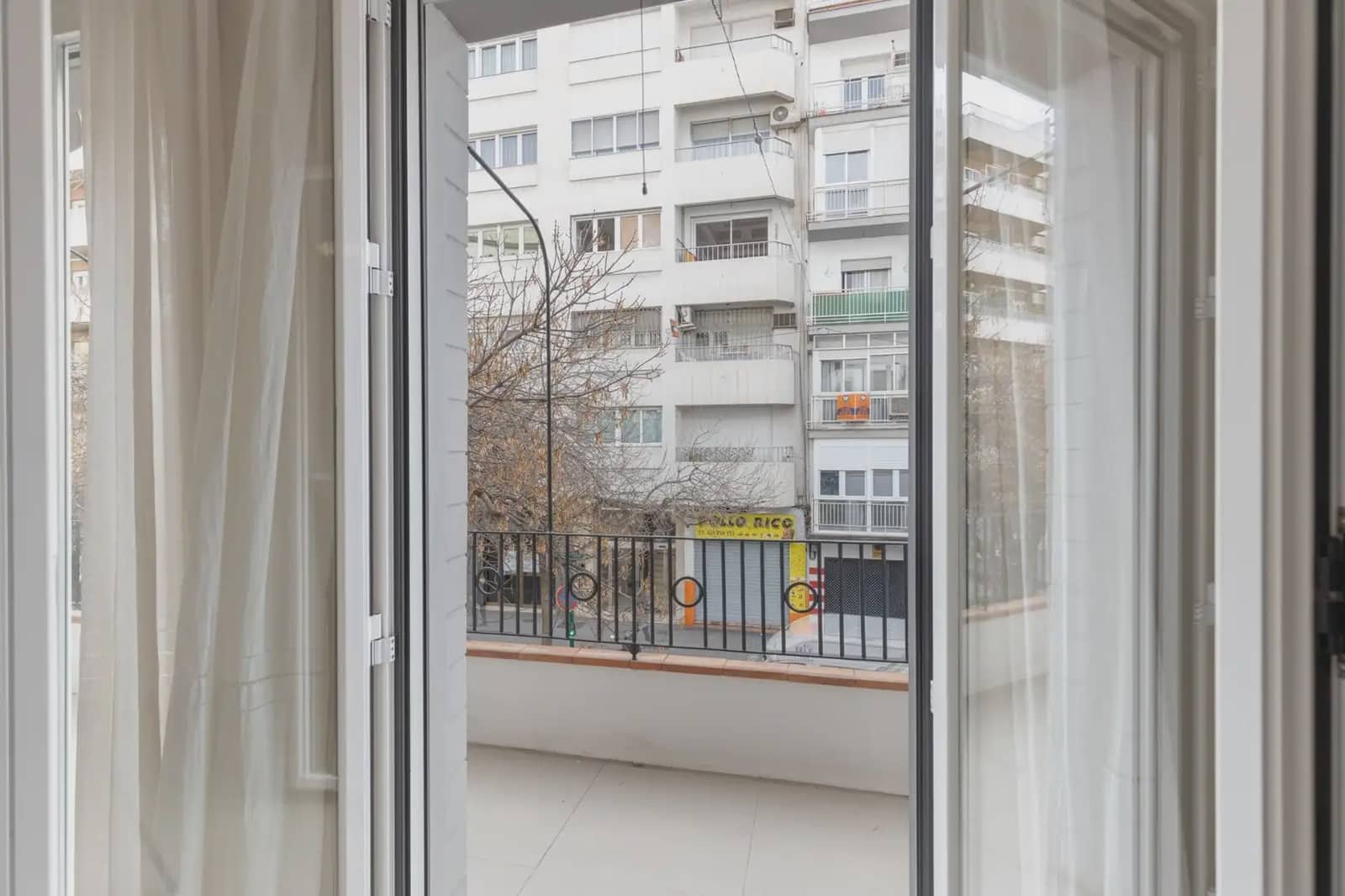 Flat for sale in Granada city - € 499,000 (Ref: 9837270)