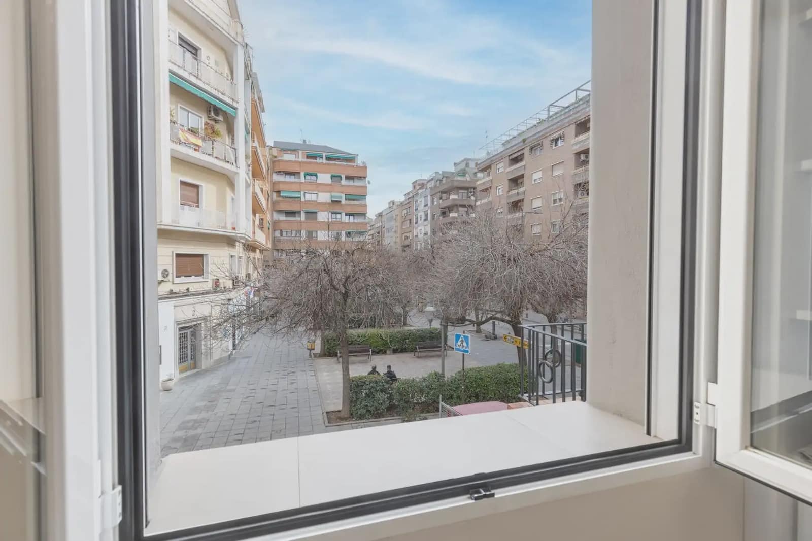 Flat for sale in Granada city - € 499,000 (Ref: 9837270)