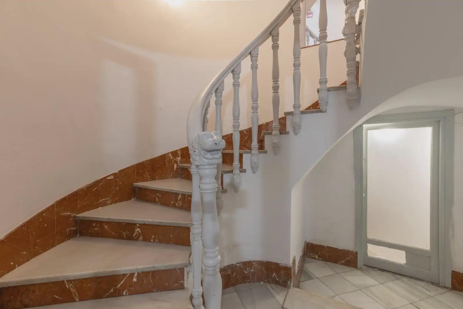 Flat for sale in Granada city - € 499,000 (Ref: 9837270)