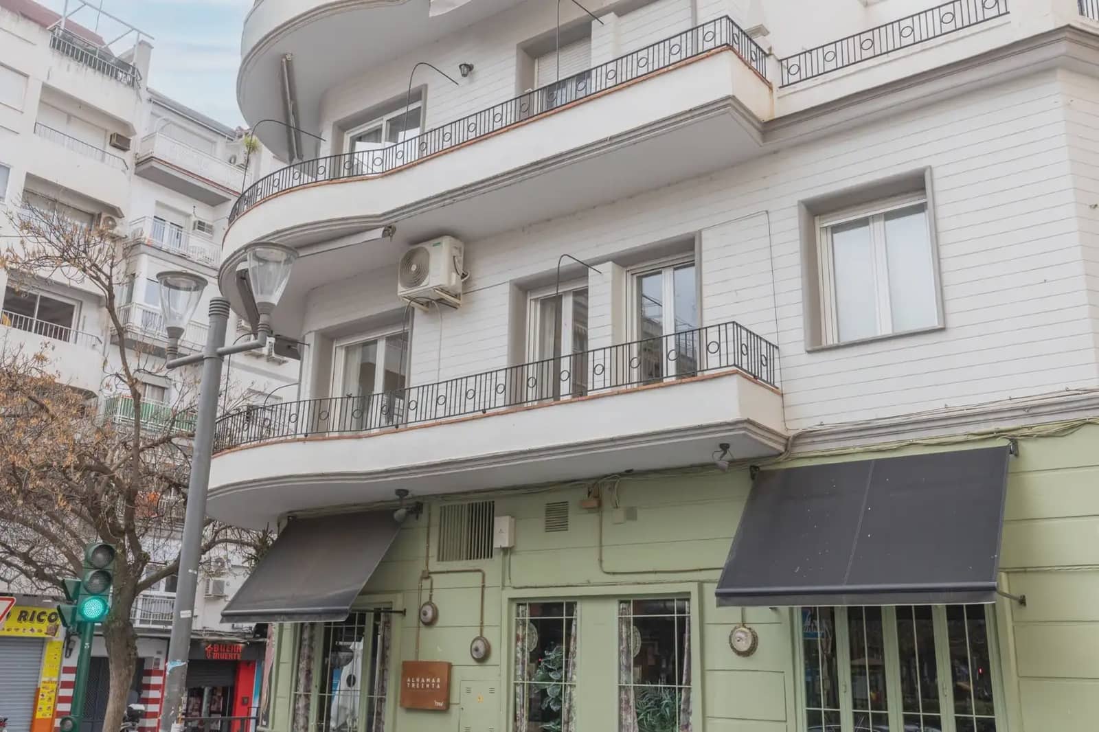 Flat for sale in Granada city - € 499,000 (Ref: 9837270)