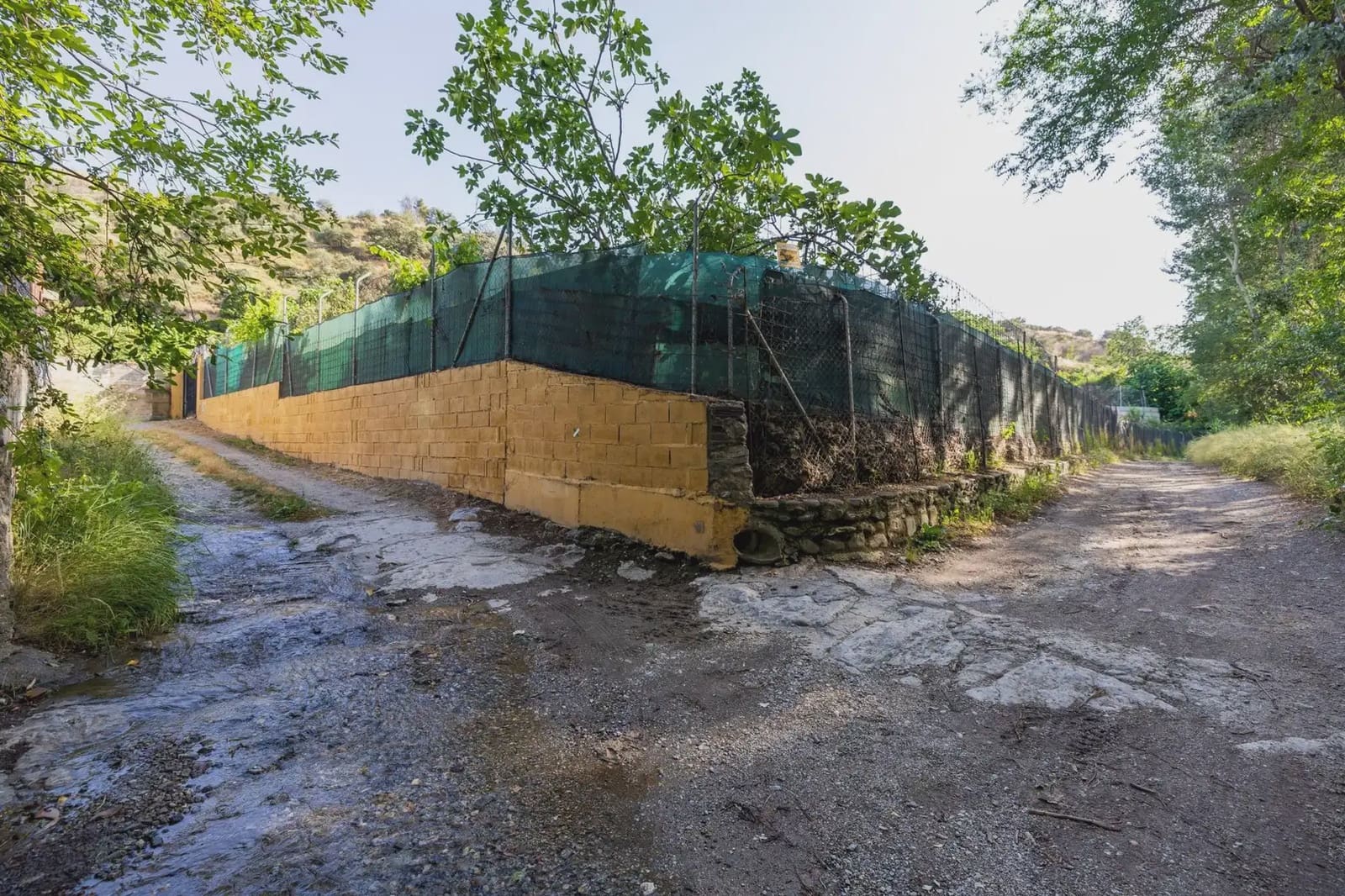 Grunde uden byggetilladelser til salg i Pinos Genil - € 138.000 (Ref: 9837273)