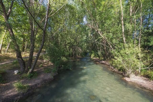Grunde uden byggetilladelser til salg i Pinos Genil - € 138.000 (Ref: 9837273)
