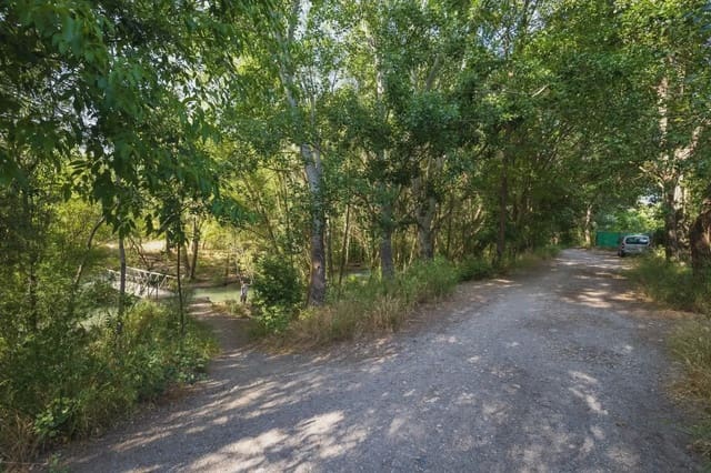 Grunde uden byggetilladelser til salg i Pinos Genil - € 138.000 (Ref: 9837273)