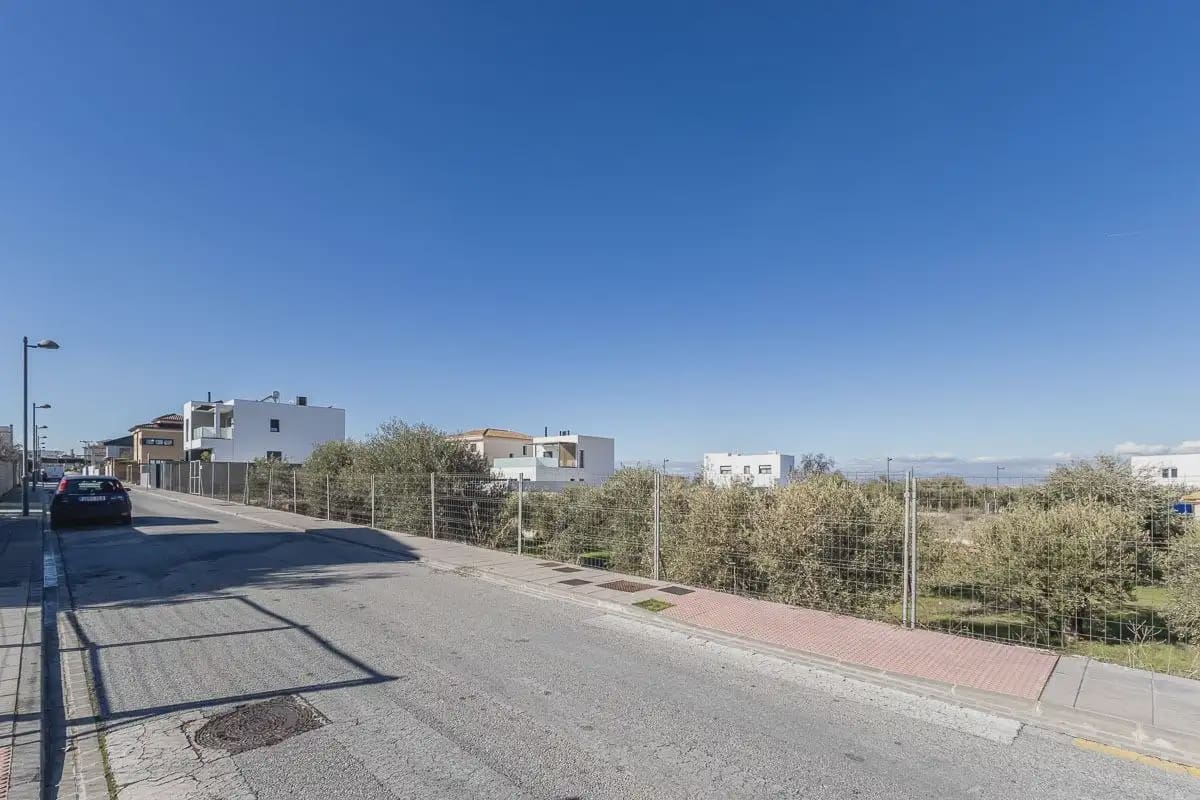 Byggetomt til salgs i La Zubia - € 100 000 (Ref: 9837275)