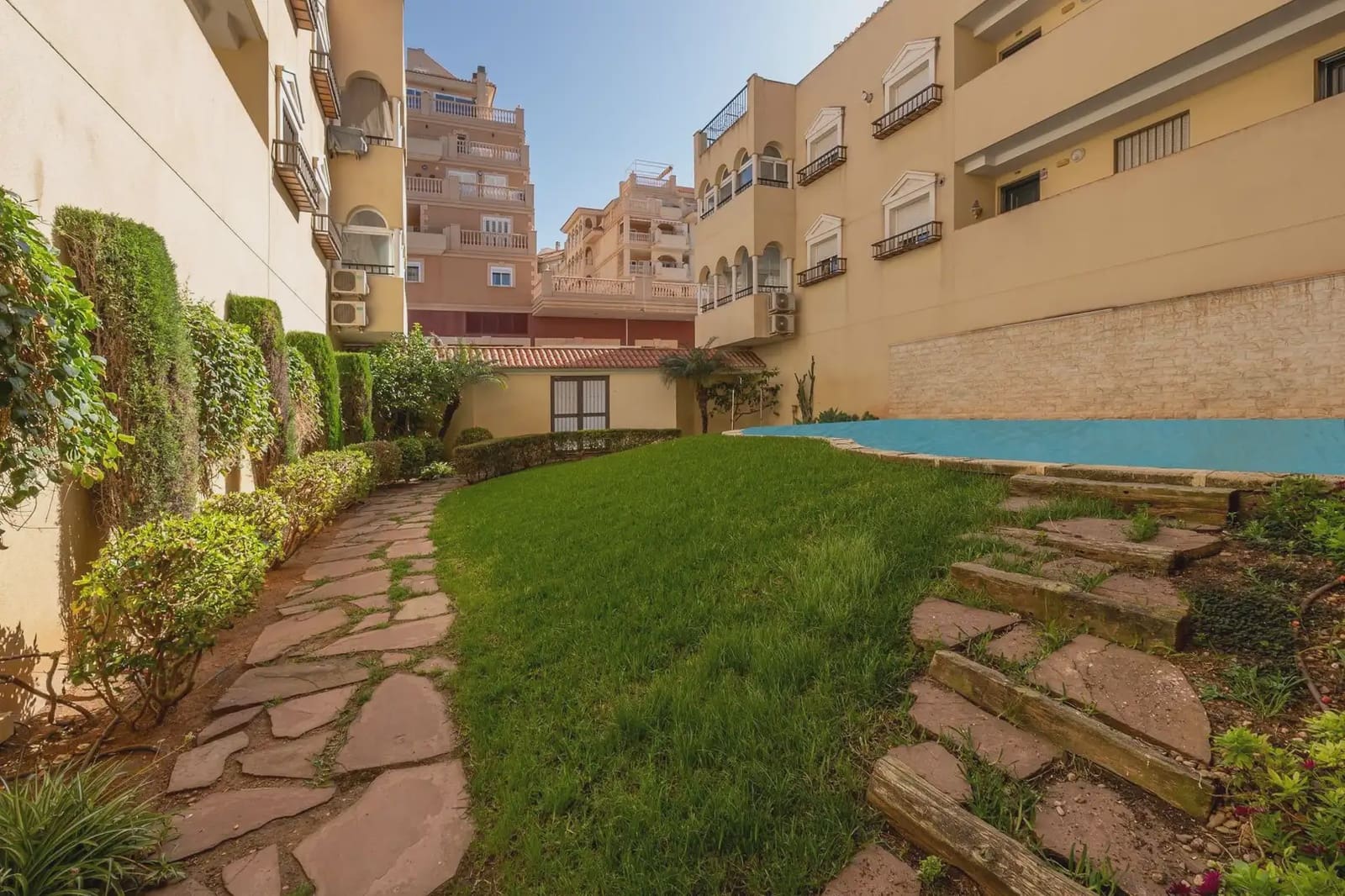 Flat for sale in El Ejido - € 205,000 (Ref: 9837276)