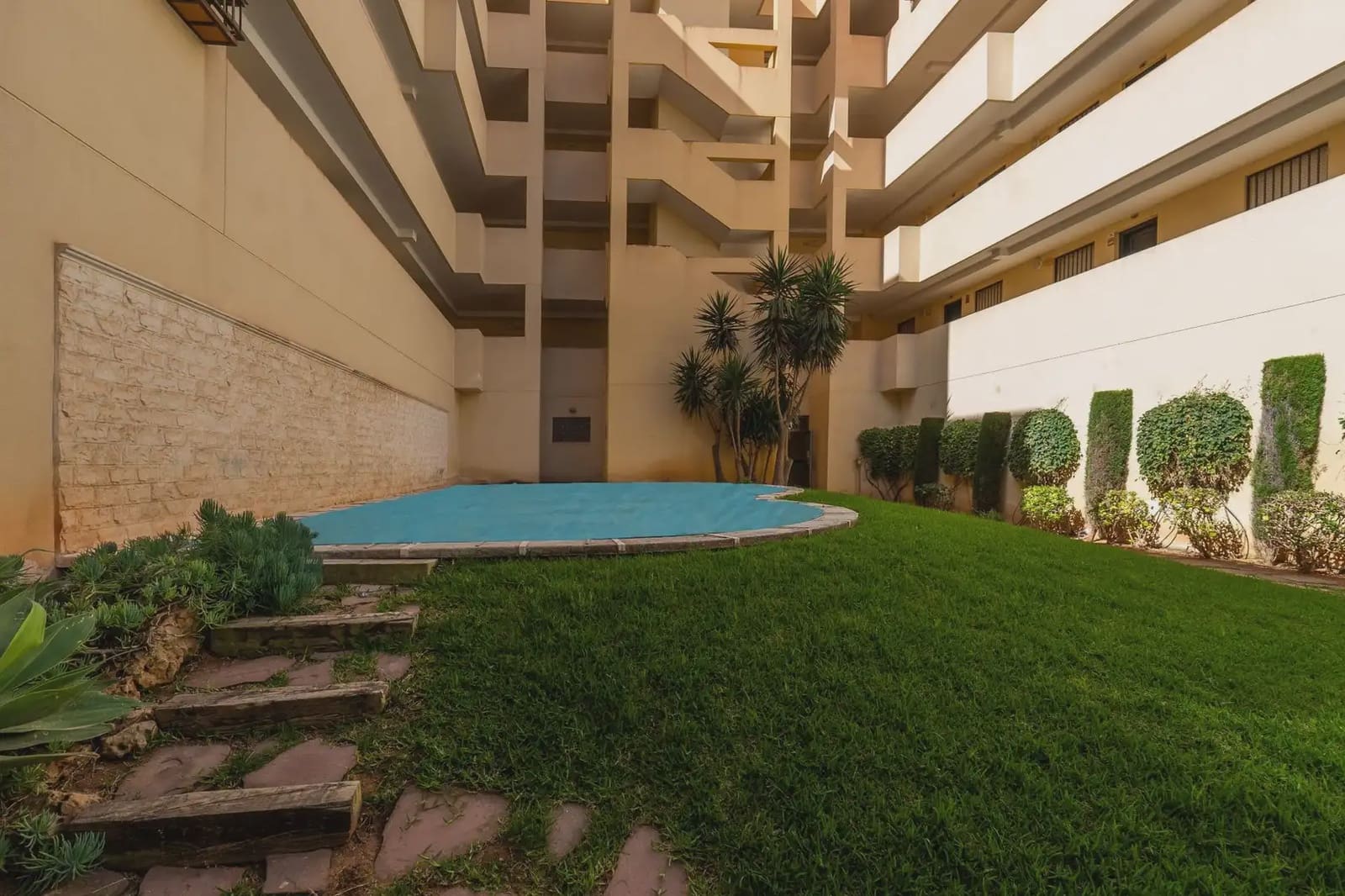 Flat for sale in El Ejido - € 205,000 (Ref: 9837276)