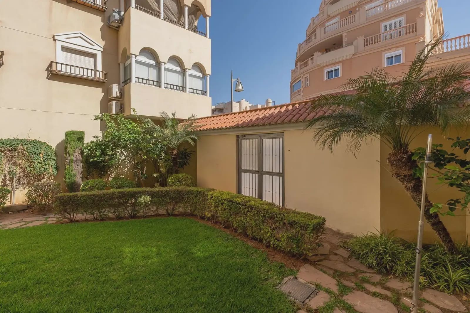 Flat for sale in El Ejido - € 205,000 (Ref: 9837276)