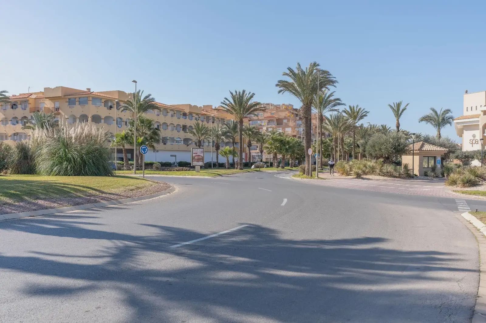 Flat for sale in El Ejido - € 205,000 (Ref: 9837276)