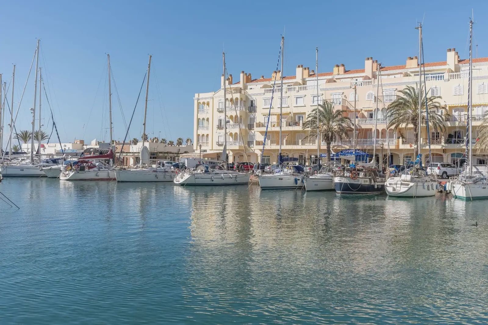 Flat for sale in El Ejido - € 205,000 (Ref: 9837276)