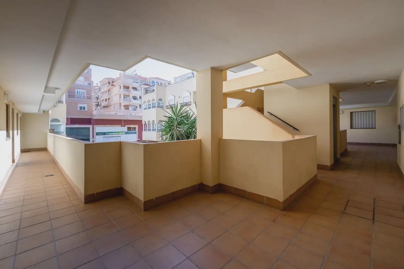 Flat for sale in El Ejido - € 205,000 (Ref: 9837276)